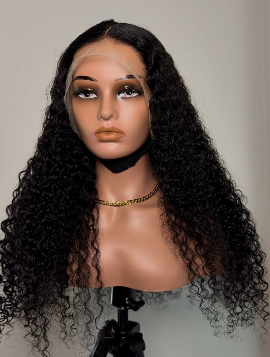 Soft Curly 13×4Transparent Lace Wig – 200 % Density